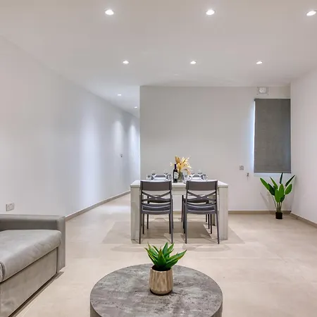 New 2br In Prime Location By Sf Homes Appartamento